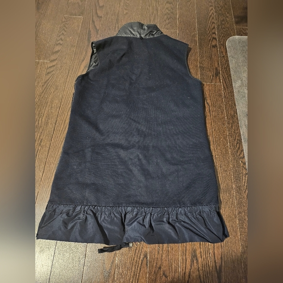 Moncler women navy down vest - Picture 8 of 11